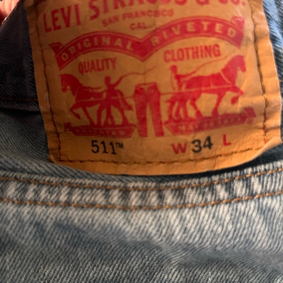 Red tag Levi distressed Bermuda shorts - Picture 4 of 11